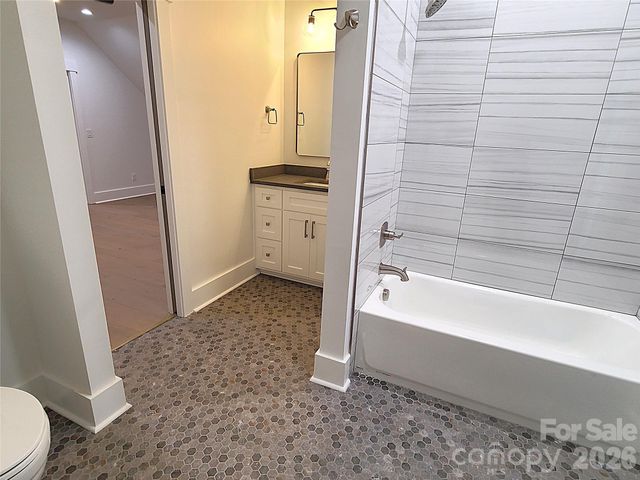405 19th Avenue Circle NW, Hickory, NC 28601
