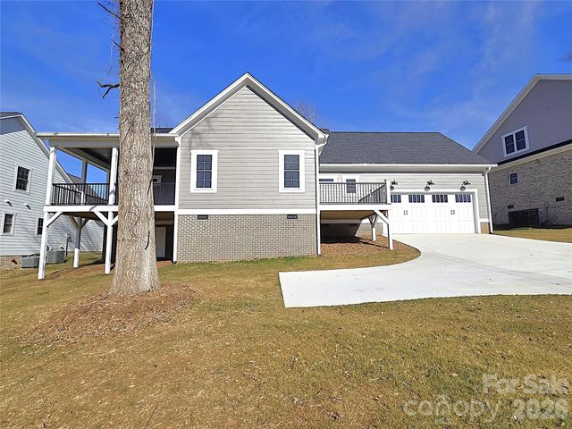 405 19th Avenue Circle NW, Hickory, NC 28601