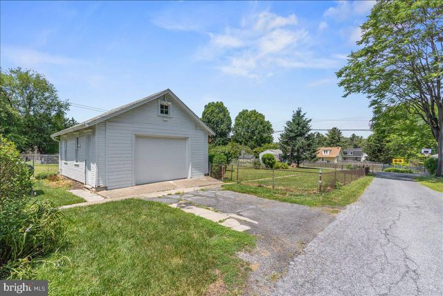2260 BOAS ST, Harrisburg, PA 17103