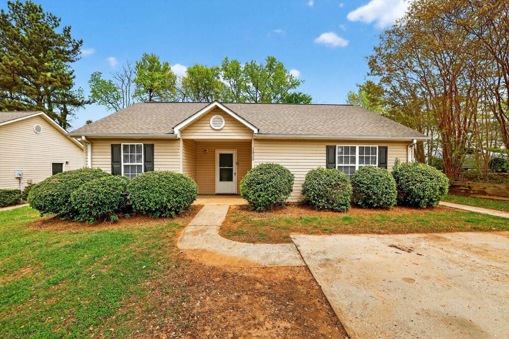 1828 Tamara Way, Spartanburg, SC 29301