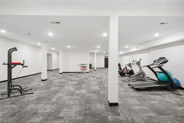 1871 Ellis Boulevard NW 205, Cedar Rapids, IA 52405