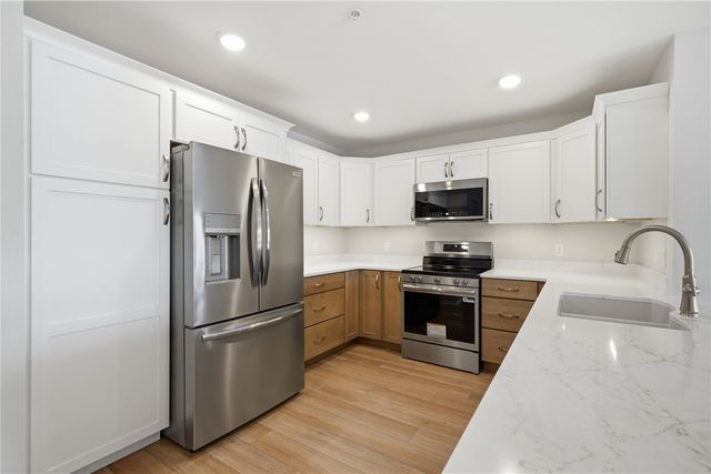 1871 Ellis Boulevard NW 205, Cedar Rapids, IA 52405