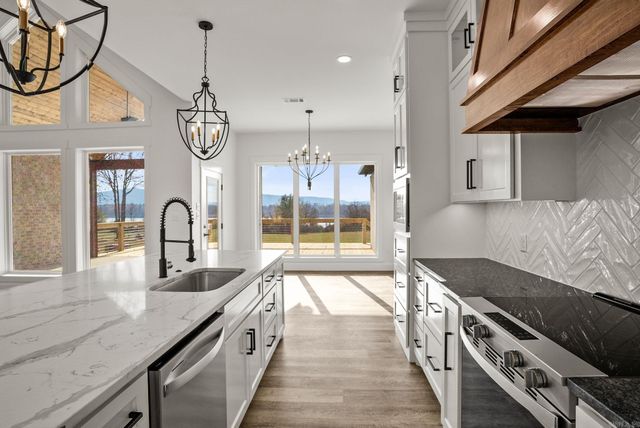 130 Emerald Lane, Greers Ferry, AR 72067