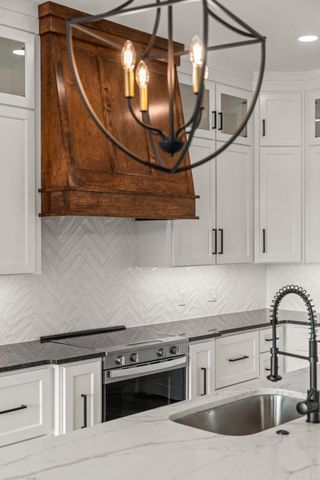 130 Emerald Lane, Greers Ferry, AR 72067