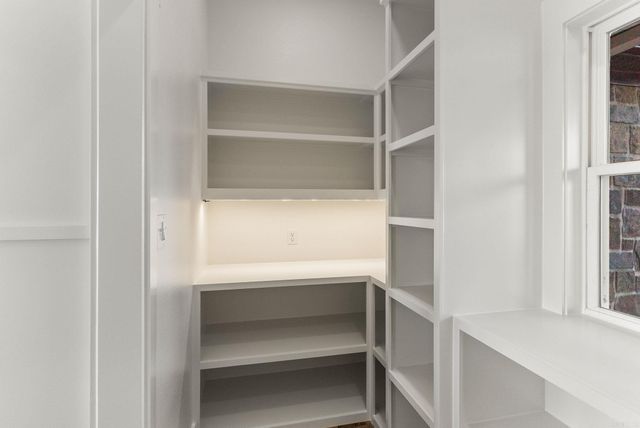 130 Emerald Lane, Greers Ferry, AR 72067