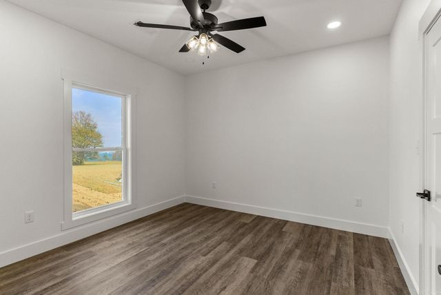 130 Emerald Lane, Greers Ferry, AR 72067