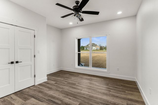 130 Emerald Lane, Greers Ferry, AR 72067