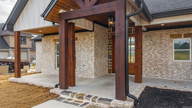 130 Emerald Lane, Greers Ferry, AR 72067