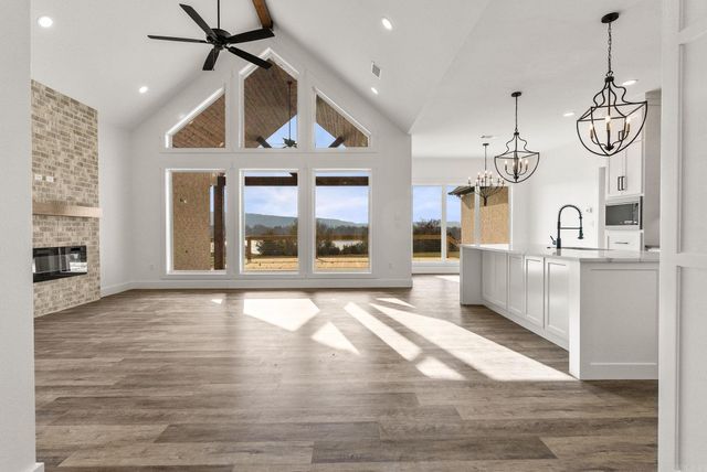 130 Emerald Lane, Greers Ferry, AR 72067