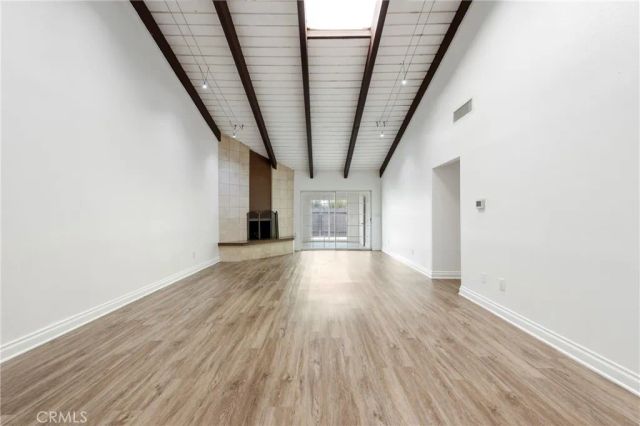 2011 W Katella 45, Anaheim, CA 92804