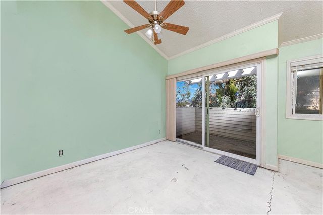 9952 Sepulveda 5, San Fernando, CA 91345