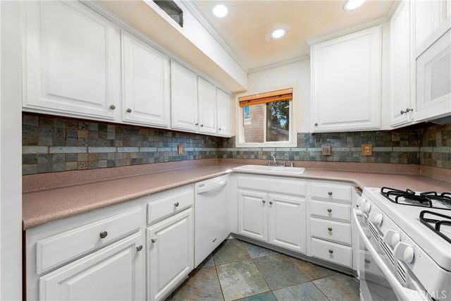 9952 Sepulveda 5, San Fernando, CA 91345