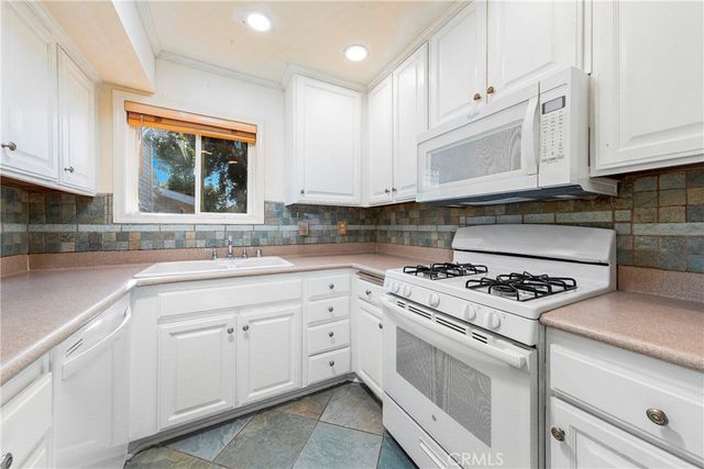 9952 Sepulveda 5, San Fernando, CA 91345