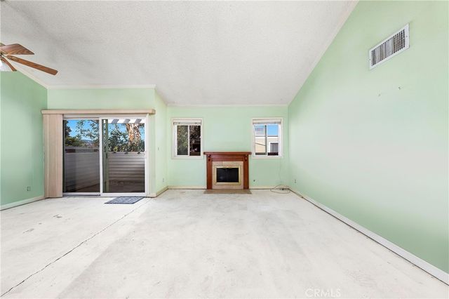 9952 Sepulveda 5, San Fernando, CA 91345