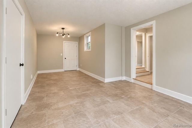 25974 Powers Avenue, Dearborn Heights, MI 48125