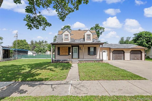 25974 Powers Avenue, Dearborn Heights, MI 48125