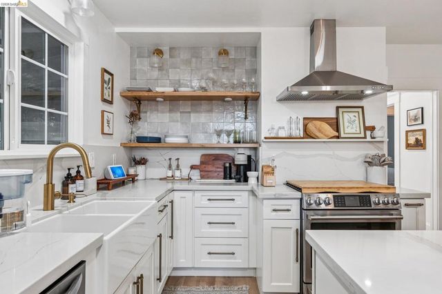 1720 Auseon Ave, Oakland, CA 94621