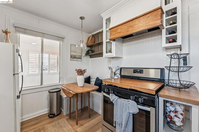 1720 Auseon Ave, Oakland, CA 94621