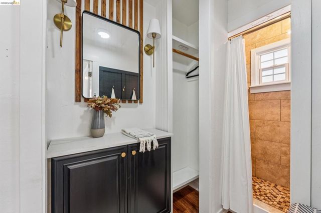 1720 Auseon Ave, Oakland, CA 94621