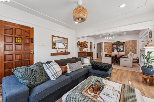 1720 Auseon Ave, Oakland, CA 94621