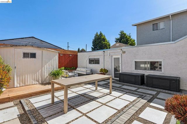 1720 Auseon Ave, Oakland, CA 94621