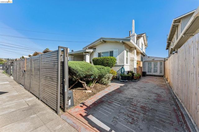 1720 Auseon Ave, Oakland, CA 94621