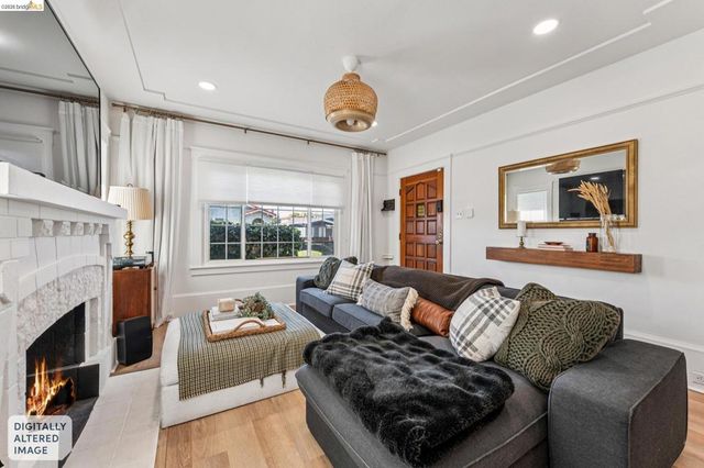 1720 Auseon Ave, Oakland, CA 94621