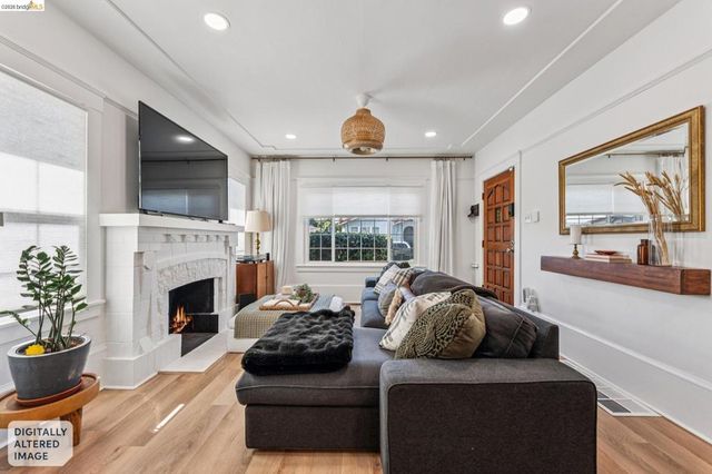 1720 Auseon Ave, Oakland, CA 94621