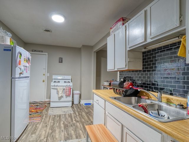 2809 Archwood Avenue, Cleveland, OH 44109