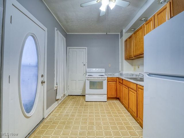 2809 Archwood Avenue, Cleveland, OH 44109