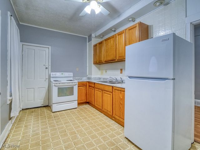 2809 Archwood Avenue, Cleveland, OH 44109