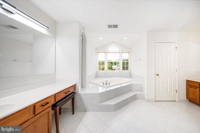 15205 LIONS DEN RD, Burtonsville, MD 20866