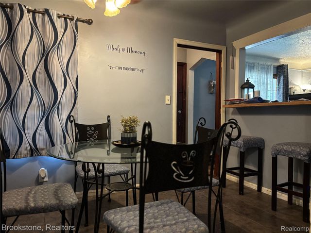 22099 Nevada Avenue, Eastpointe, MI 48021