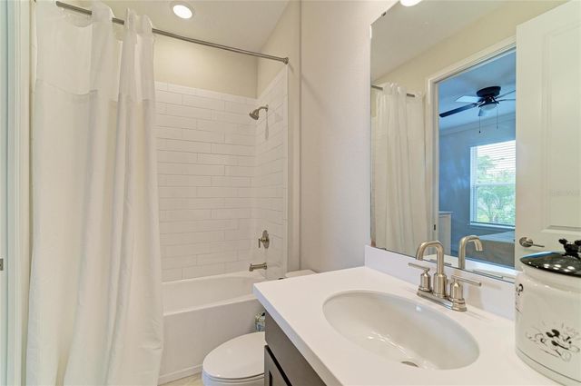 16112 ISOLA PLACE, Bradenton, FL 34211