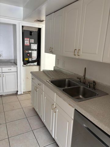 7433 SW 13TH Street SW, North Lauderdale, FL 33068