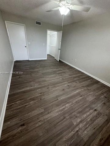 8323 Lake Dr 506, Doral, FL 33166