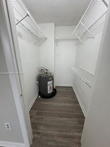8323 Lake Dr 506, Doral, FL 33166