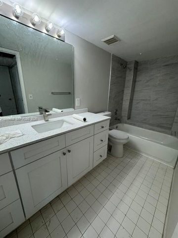 8323 Lake Dr 506, Doral, FL 33166