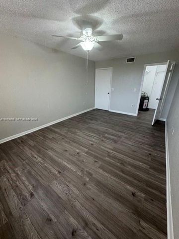 8323 Lake Dr 506, Doral, FL 33166