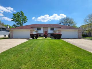 929 Monterrey Court C, Crown Point, IN 46307