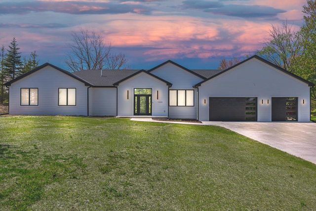 10500 W Vera AVENUE, Milwaukee, WI 53224