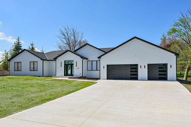 10500 W Vera AVENUE, Milwaukee, WI 53224