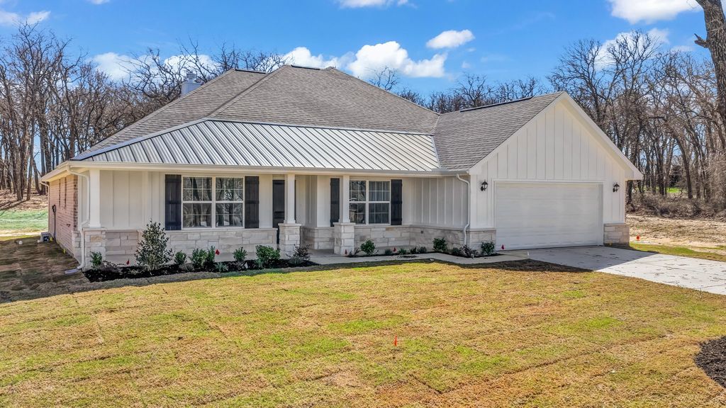 139 Sedona Creek Court, Poolville, TX 76487