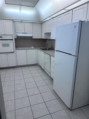 19380 Collins Ave 712, Sunny Isles Beach, FL 33160