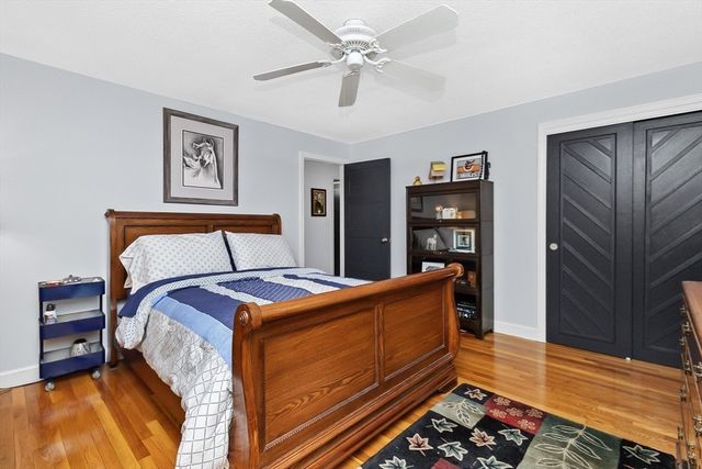 31 Maureen Dr, Tewksbury, MA 01876