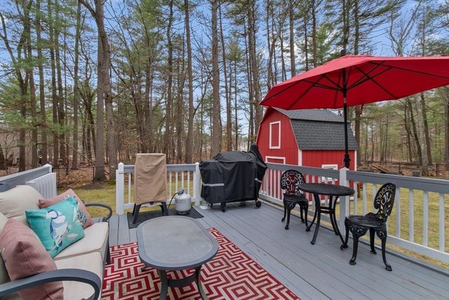 31 Maureen Dr, Tewksbury, MA 01876