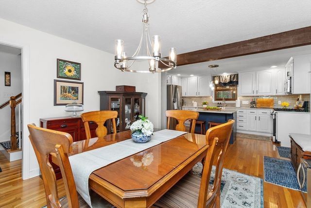 31 Maureen Dr, Tewksbury, MA 01876