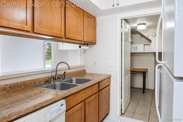 6980 Harvard Lane 127, Canton Charter Township, MI 48187