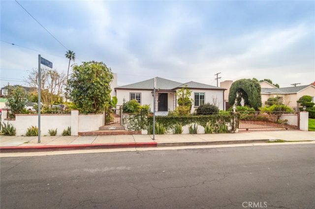870 N Alexandria Avenue, Los Angeles, CA 90029