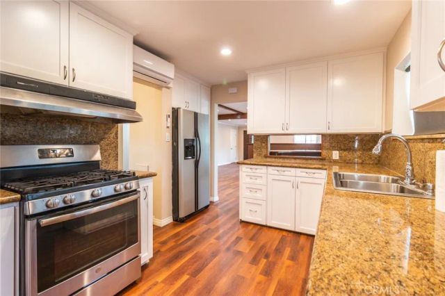 870 N Alexandria Avenue, Los Angeles, CA 90029